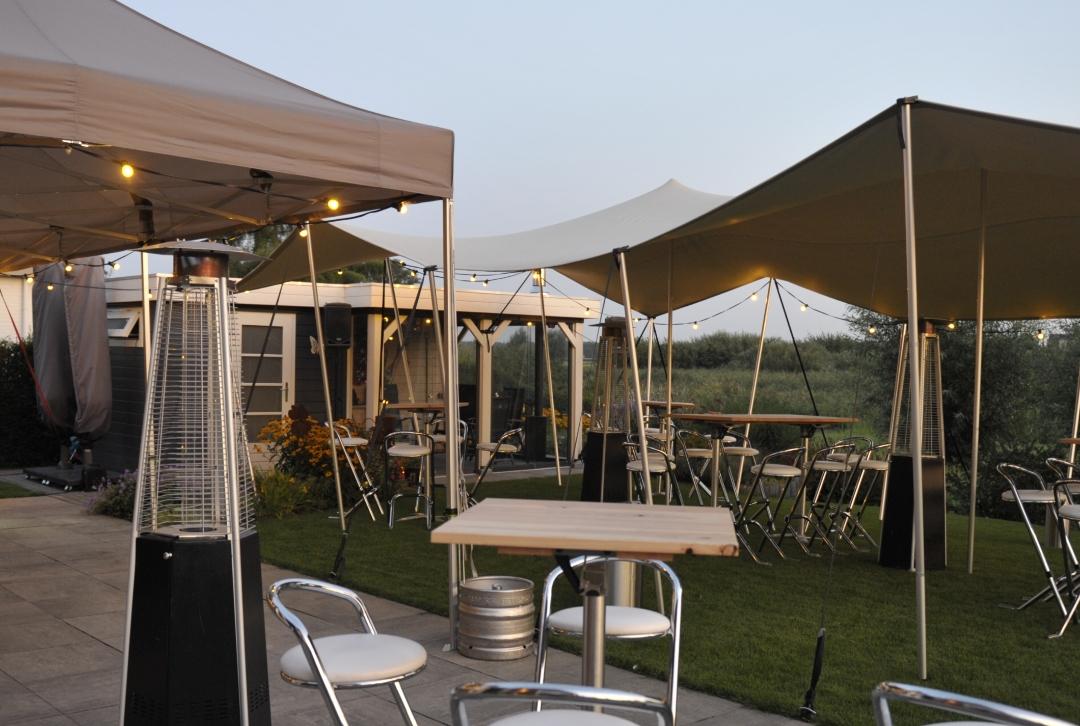 Partygarant | feestverhuur tuinfeest met partytenten