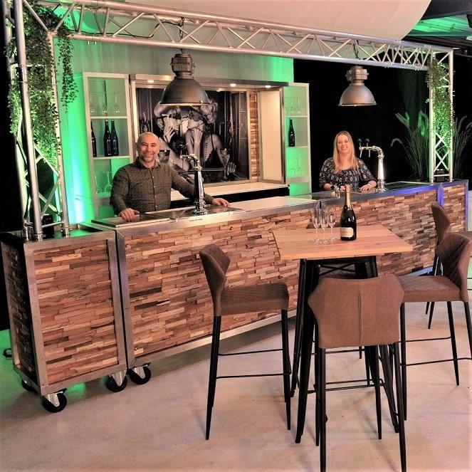 Complete bar met drank en personeel voor 4 uur