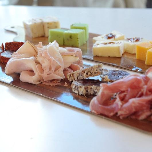 Tapasplankje met 4 luxe worst en ham